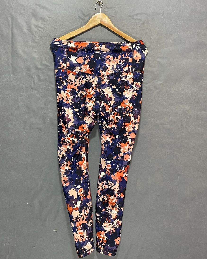 Old Navy Multi Sport Gym Tights For Girls XL | ThriftHub.pk