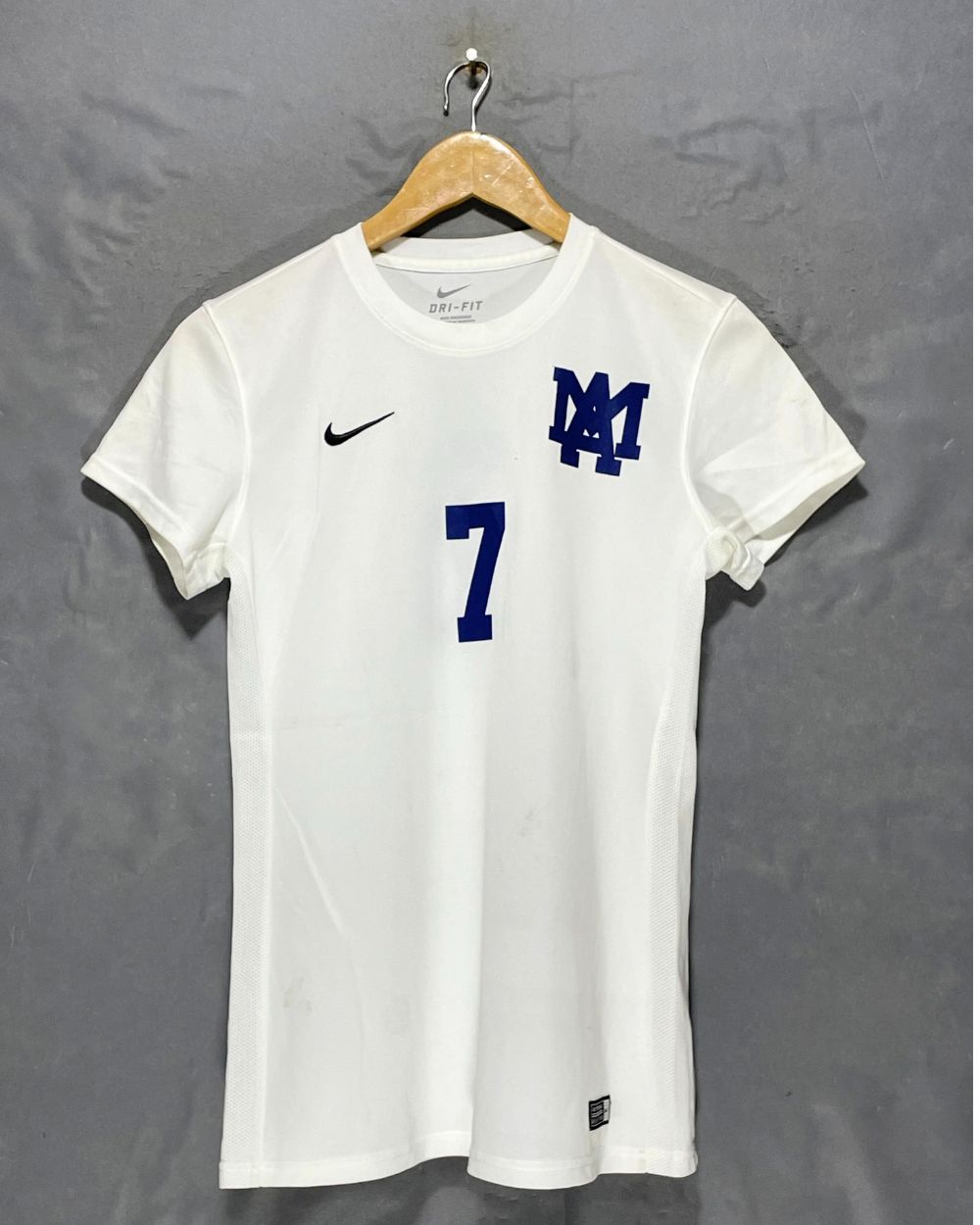 Nike White Sport T Shirt For Women S | ThriftHub.pk