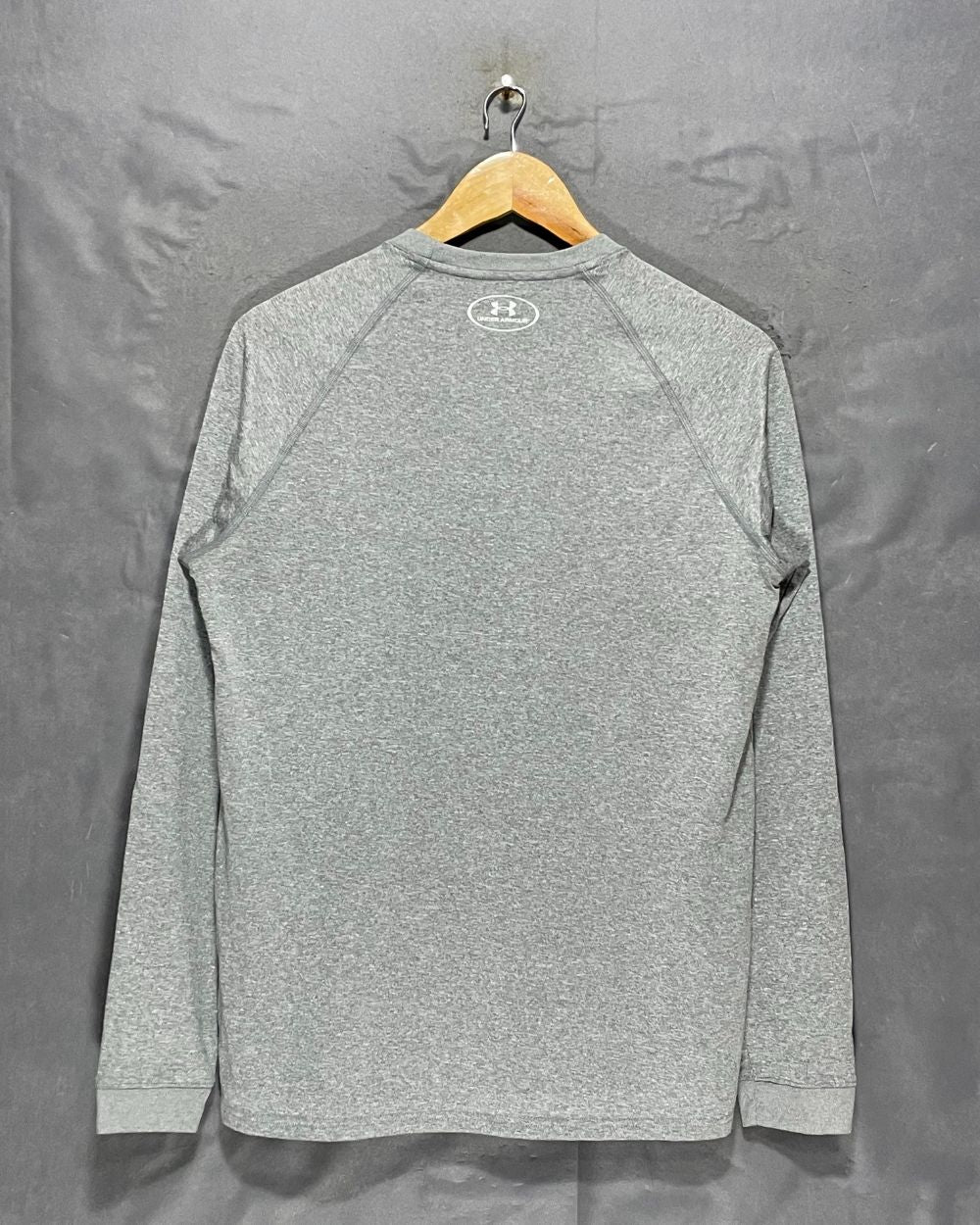 Under Armour Gray Sport T Shirt For Women M | ThriftHub.pk