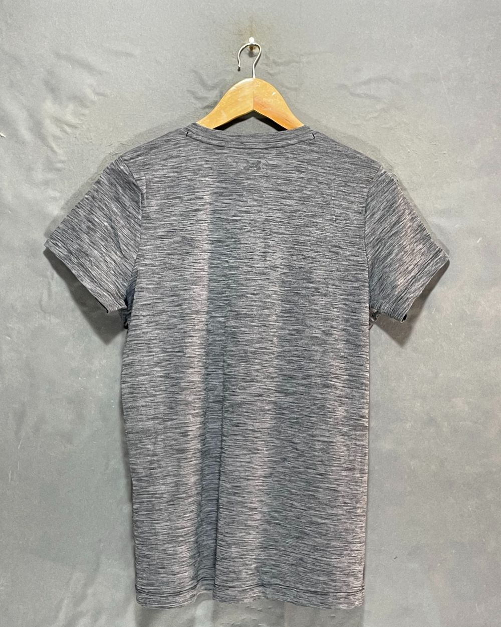 Under Armour Gray Sport T Shirt For Women M | ThriftHub.pk