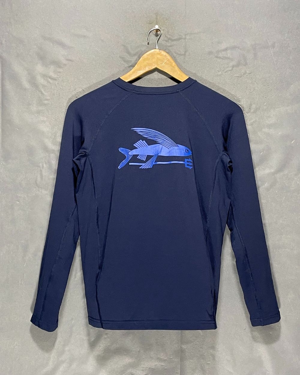 Patagonia Gray Sport T Shirt For Girls 15 Years | ThriftHub.pk