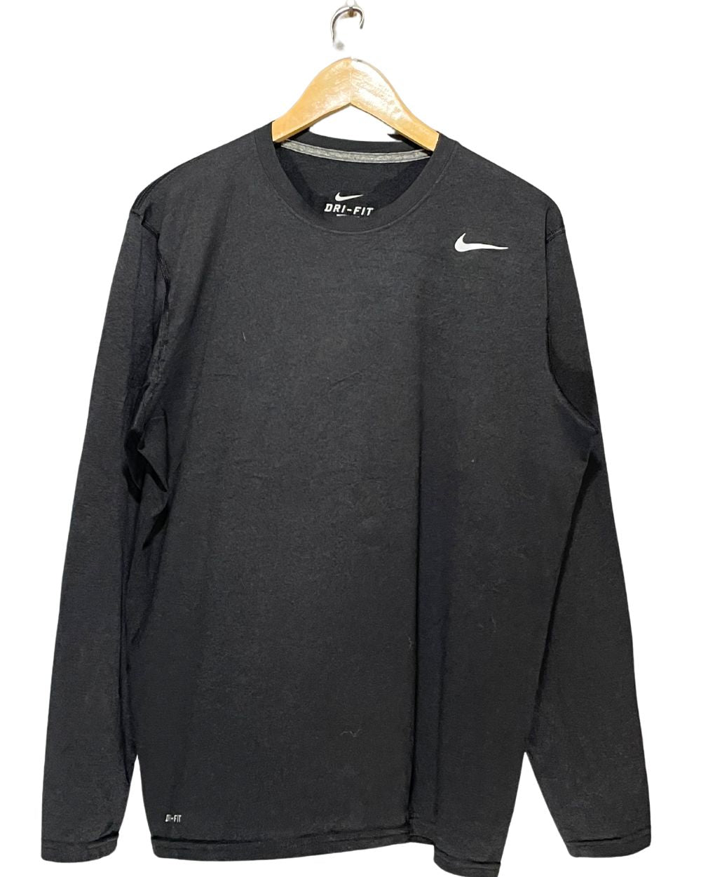 Nike Black Sport T Shirt For Men L | ThriftHub.pk