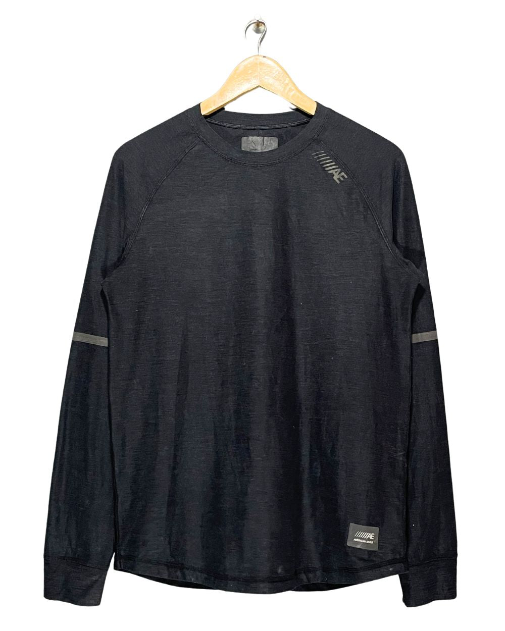 American Eagle Black Sport T Shirt For Men M | ThriftHub.pk