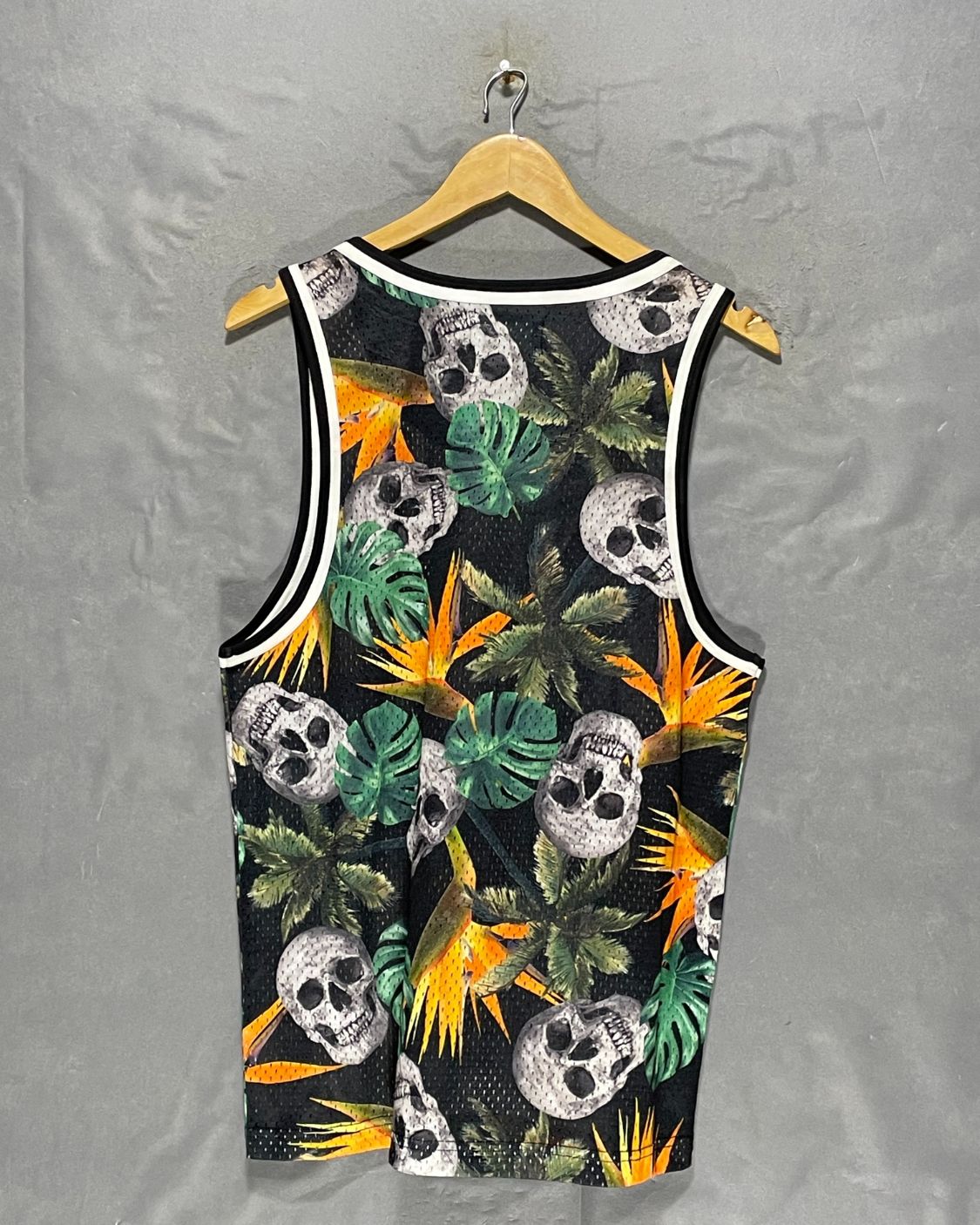 No Boundaries Multi Sport Vest For Men Small | ThriftHub.pk