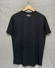 Under Armour Black Sport T Shirt For Men Medium | ThriftHub.pk