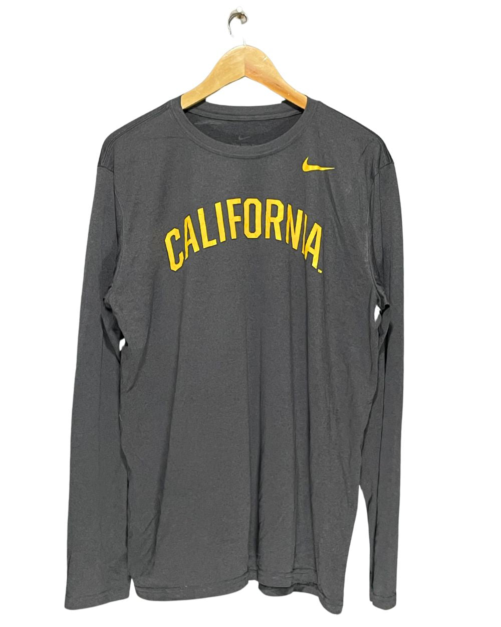Nike Gray Sport T Shirt For Men XL | ThriftHub.pk
