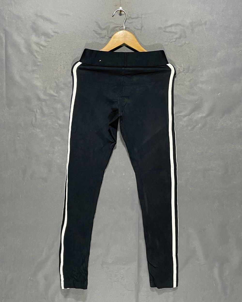 Adidas Black Sport Gym Tights For Girls Small | ThriftHub.pk