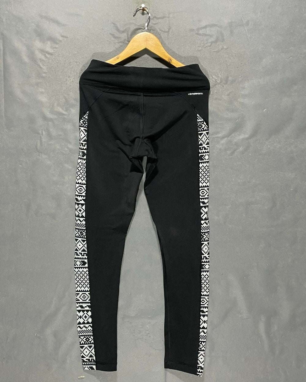 Adidas Black Sport Gym Tights For Girls Small | ThriftHub.pk